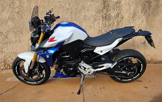 BMW F 900 R SPORT PLUS BMW F 900 R SPORT PLUS